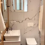 Daire Sky - Modern And Comfortable Apartment, Wifi