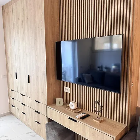 Sky - Modern And Comfortable Apartment, Wifi Апартаменты