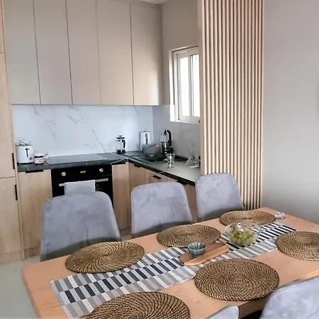 Апартаменты Sky - Modern And Comfortable Apartment, Wifi