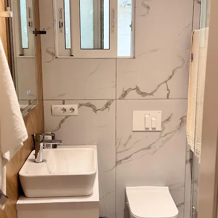 Апартаменты Sky - Modern And Comfortable Apartment, Wifi