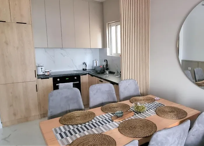 Apartament Modern And Comfortable Apartment, Coastline, Wifi