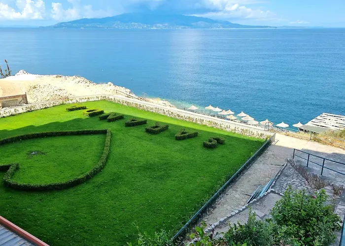 Modern And Comfortable Apartment, Coastline, Wifi *