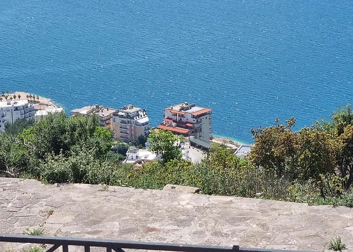Modern And Comfortable Apartment, Coastline, Wifi
