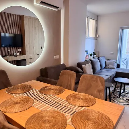 Sky - Modern And Comfortable Apartment, Wifi *